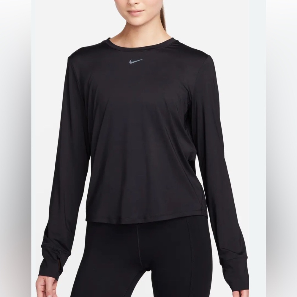 Nike NWT Women's Black Long Sleeve Training Top‎